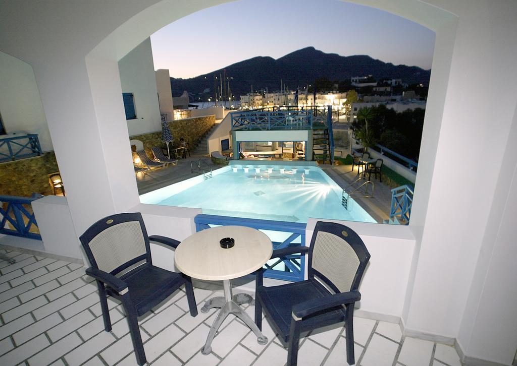 Poseidon Hotel Chora de Ios Exterior foto