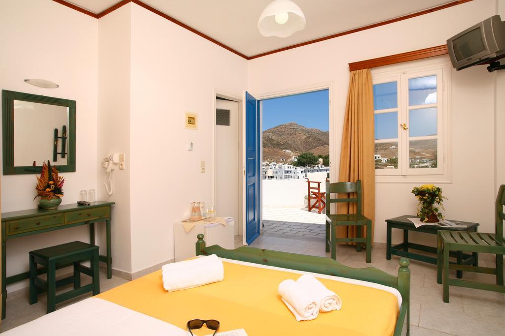 Poseidon Hotel Chora de Ios Habitación foto