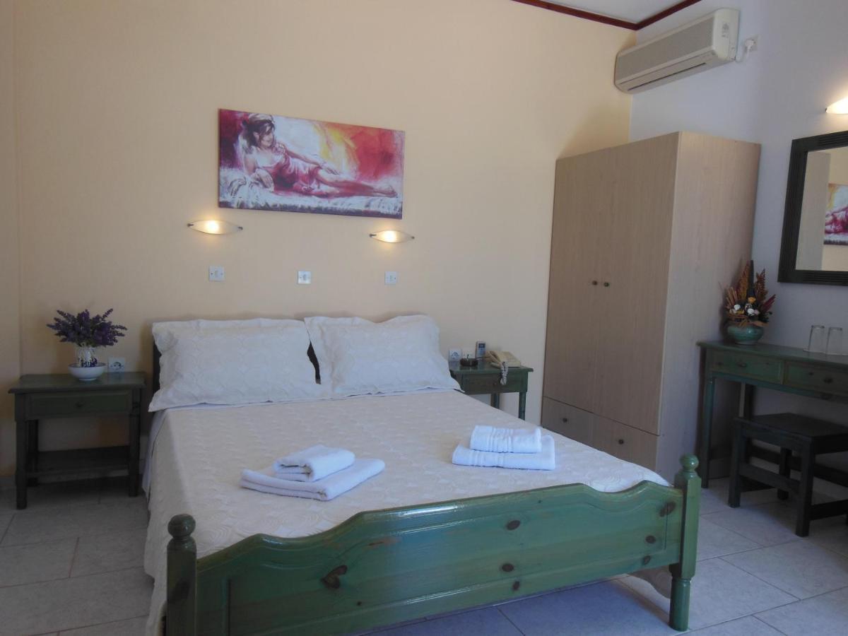 Poseidon Hotel Chora de Ios Habitación foto